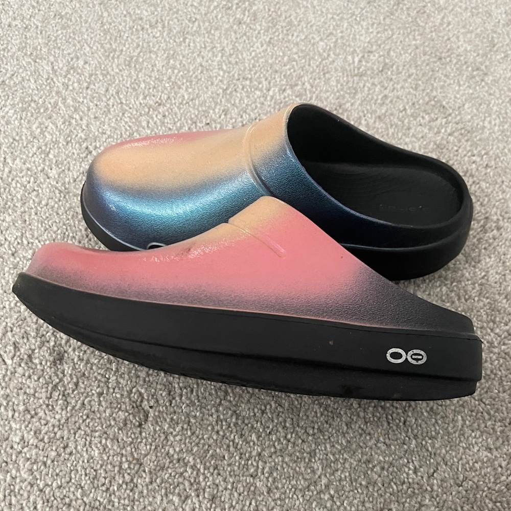 Oofos multi-color clogs - size 3